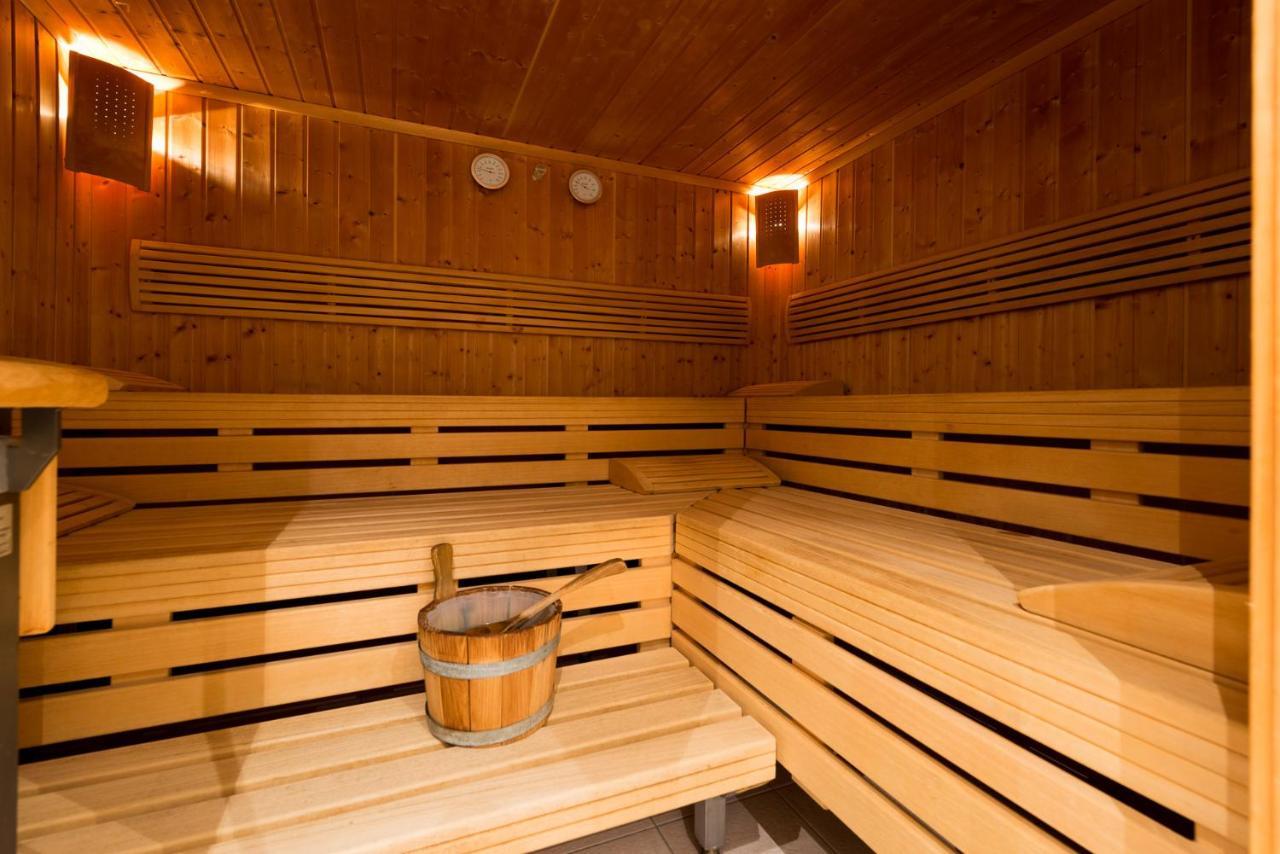 Hotel Kristall サース・アルマゲル エクステリア 写真