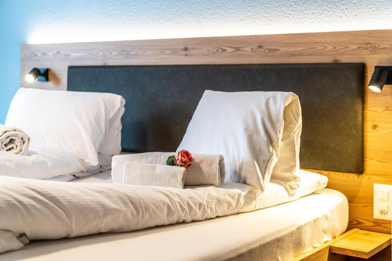 Hotel Kristall サース・アルマゲル エクステリア 写真