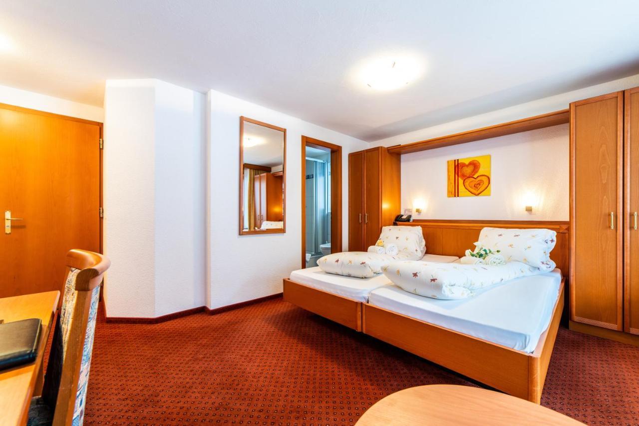 Hotel Kristall サース・アルマゲル エクステリア 写真