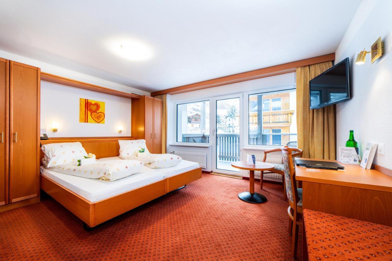Hotel Kristall サース・アルマゲル エクステリア 写真