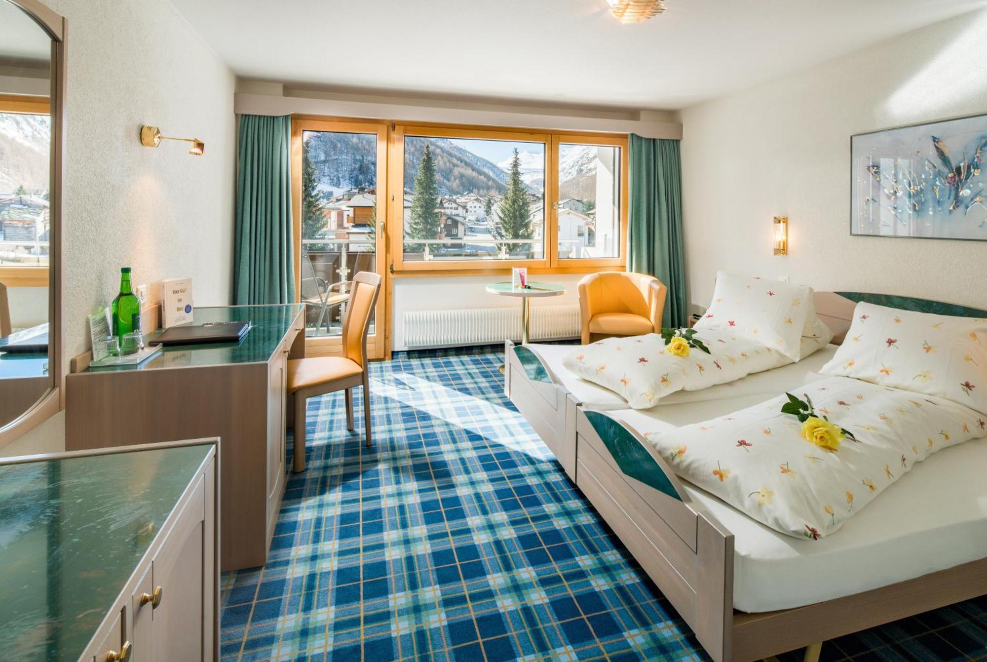 Hotel Kristall サース・アルマゲル エクステリア 写真